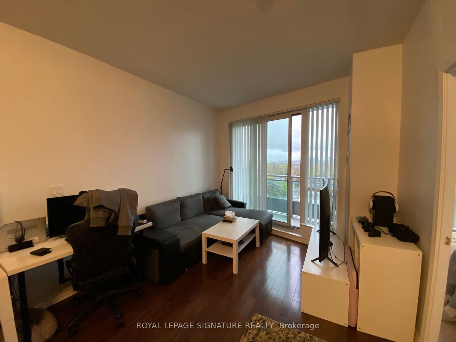 18 Holmes Ave, unit 1002 for rent - image #6