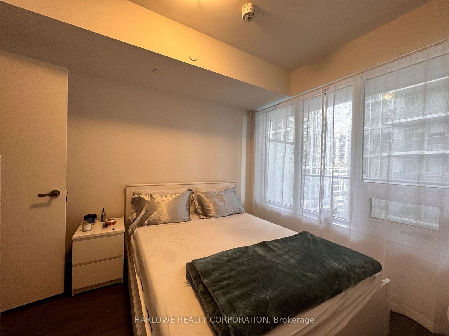 195 Redpath Ave, unit 815 St for rent - image #8