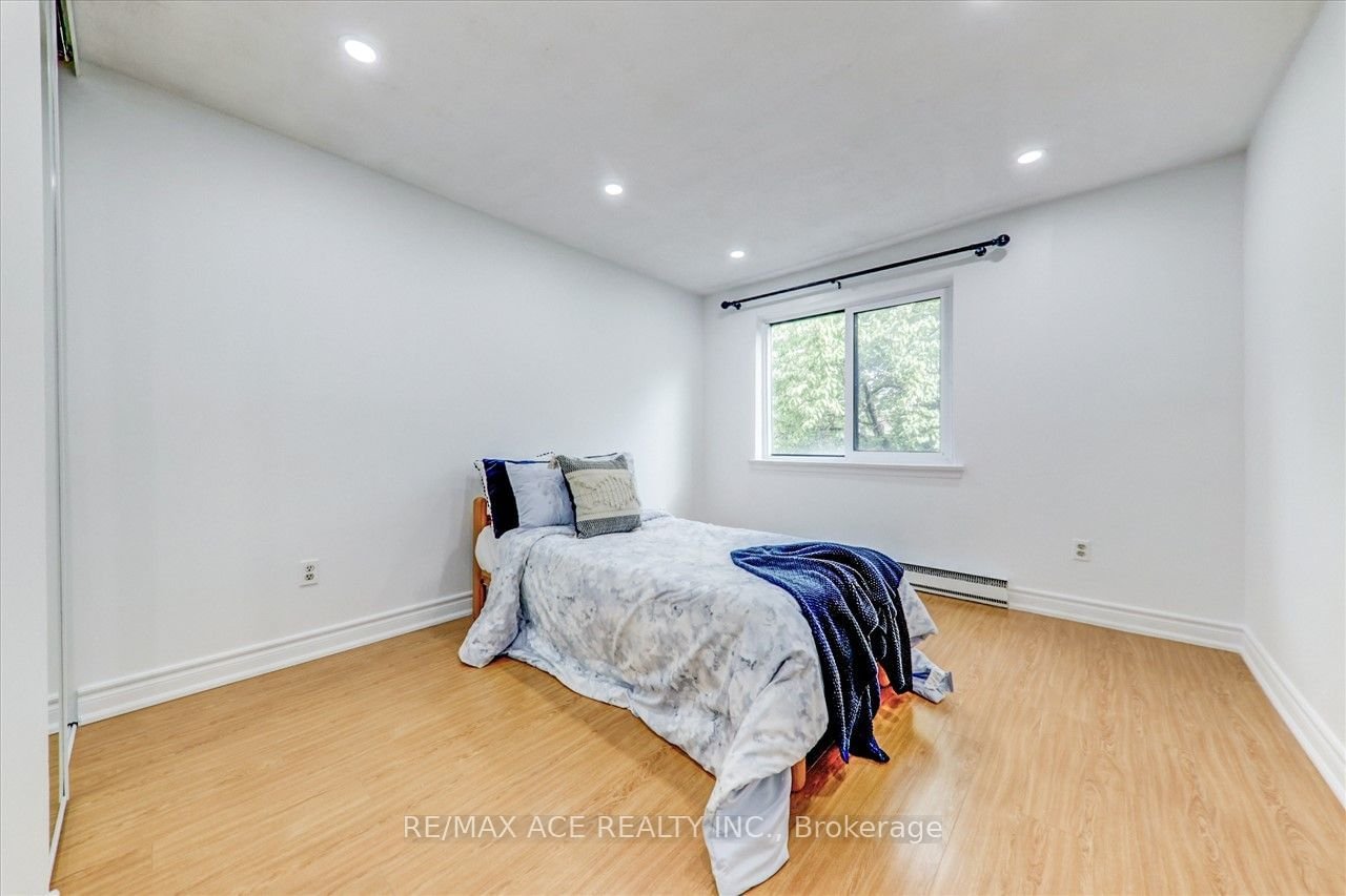 25 Pebble Bywy, unit 21 for sale - image #22