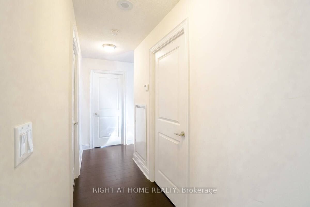 28 Ted Rogers Way, unit 904 for rent - image #4