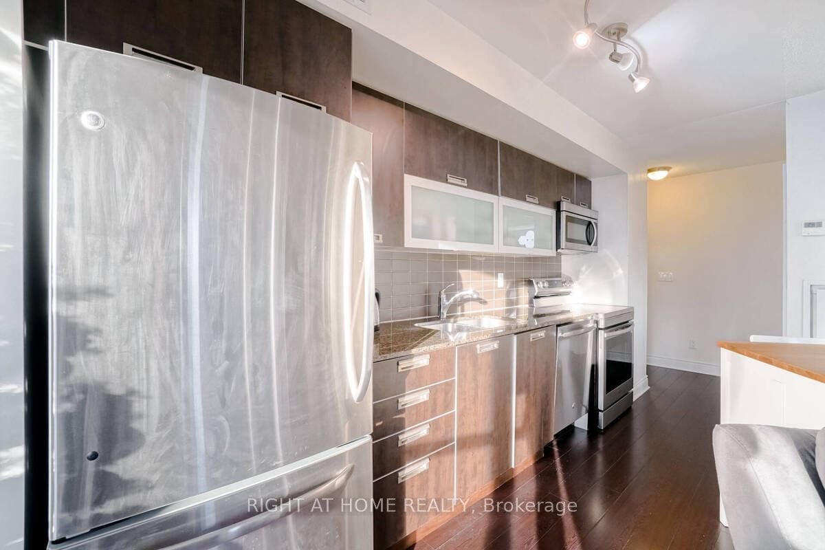 28 Ted Rogers Way, unit 904 for rent - image #6