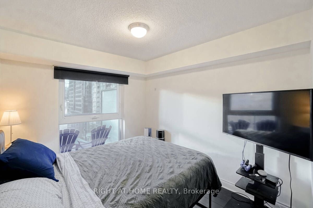 28 Ted Rogers Way, unit 904 for rent - image #9