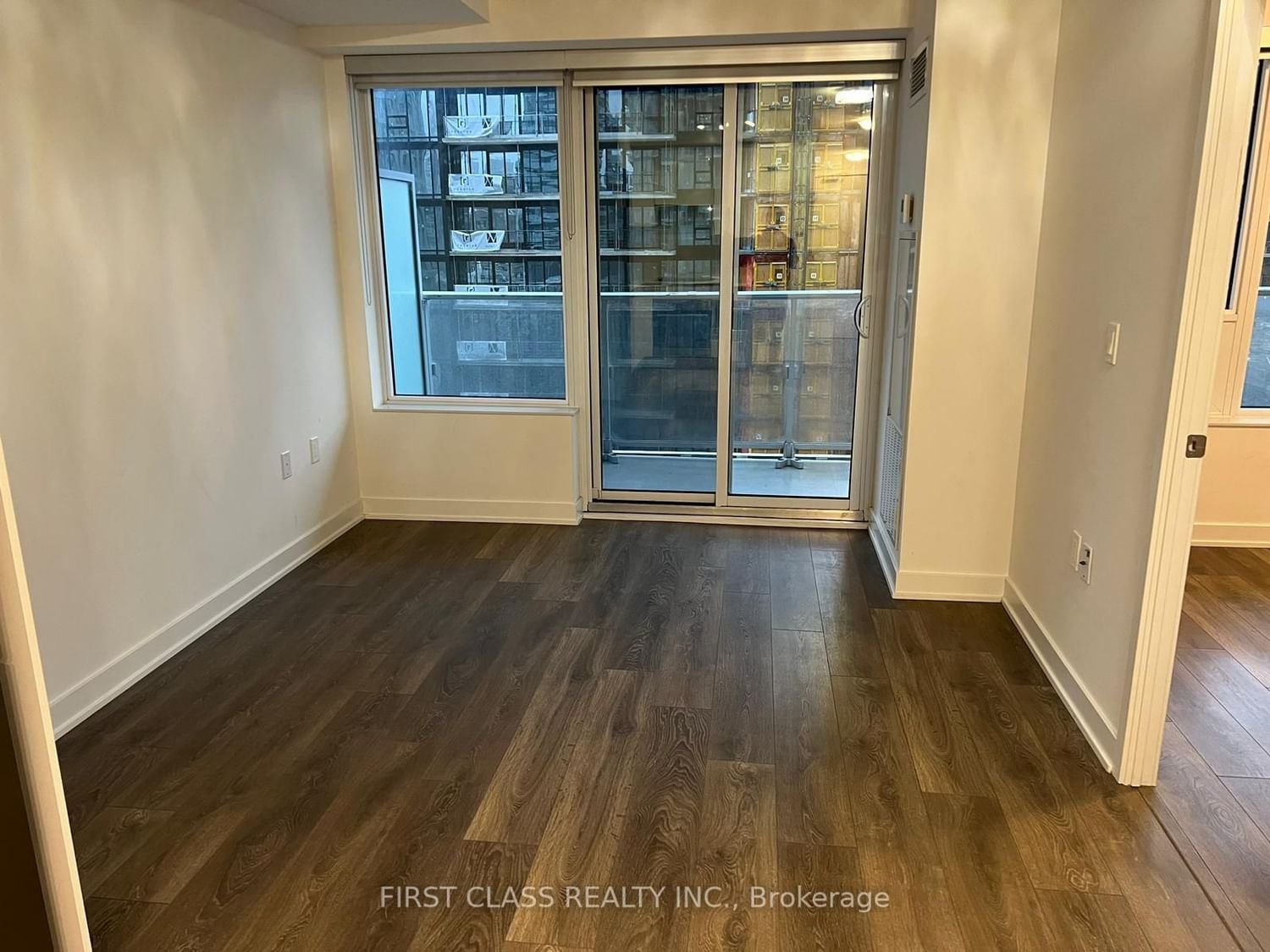 99 Broadway Ave, unit 1211 for rent - image #5