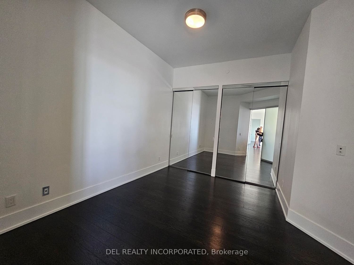1 Edgewater Dr, unit Gph10 for rent - image #3