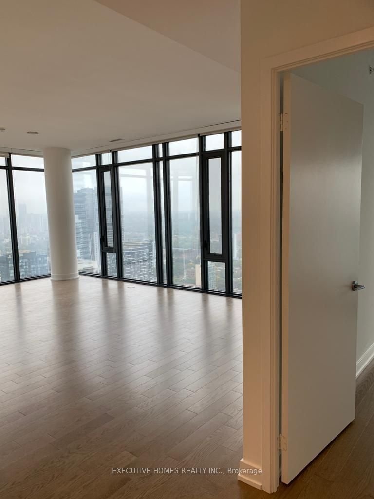 20 Lombard St, unit 4011 for rent - image #29