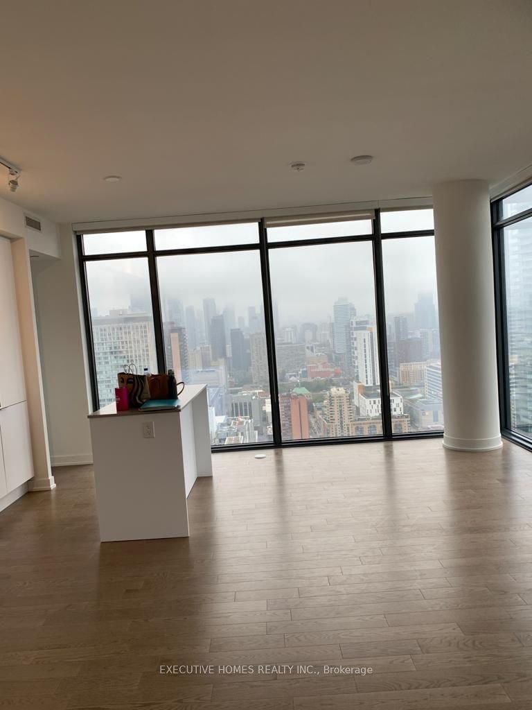20 Lombard St, unit 4011 for rent - image #30