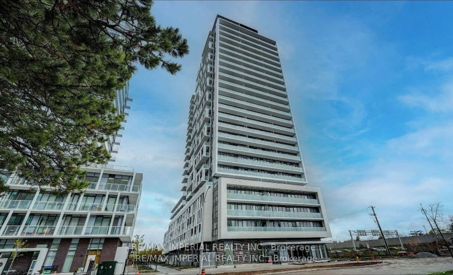 188 Fairview Mall Dr, unit 819 for rent - image #1