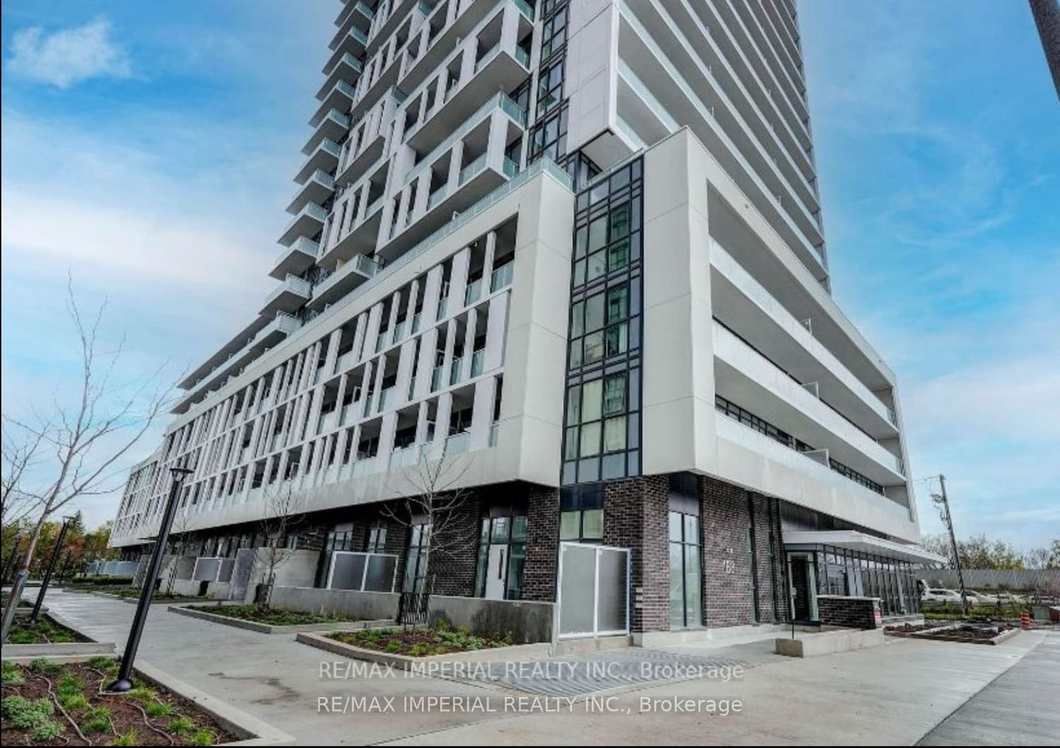 188 Fairview Mall Dr, unit 819 for rent - image #3