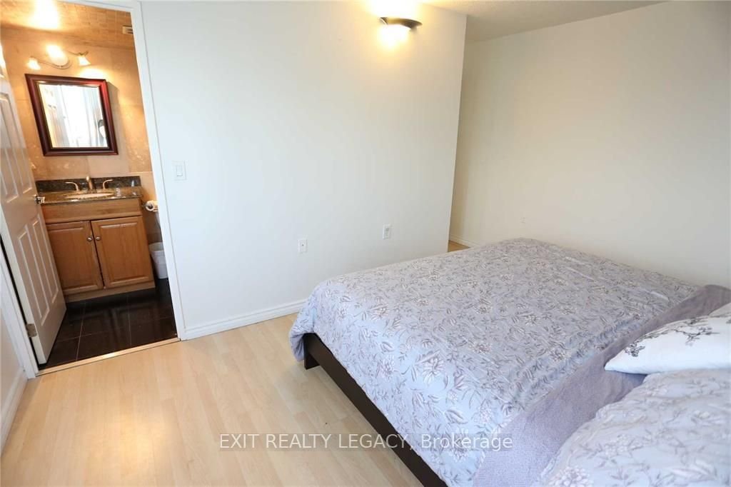 555 Wilson Heights Blvd, unit 304 for sale - image #15