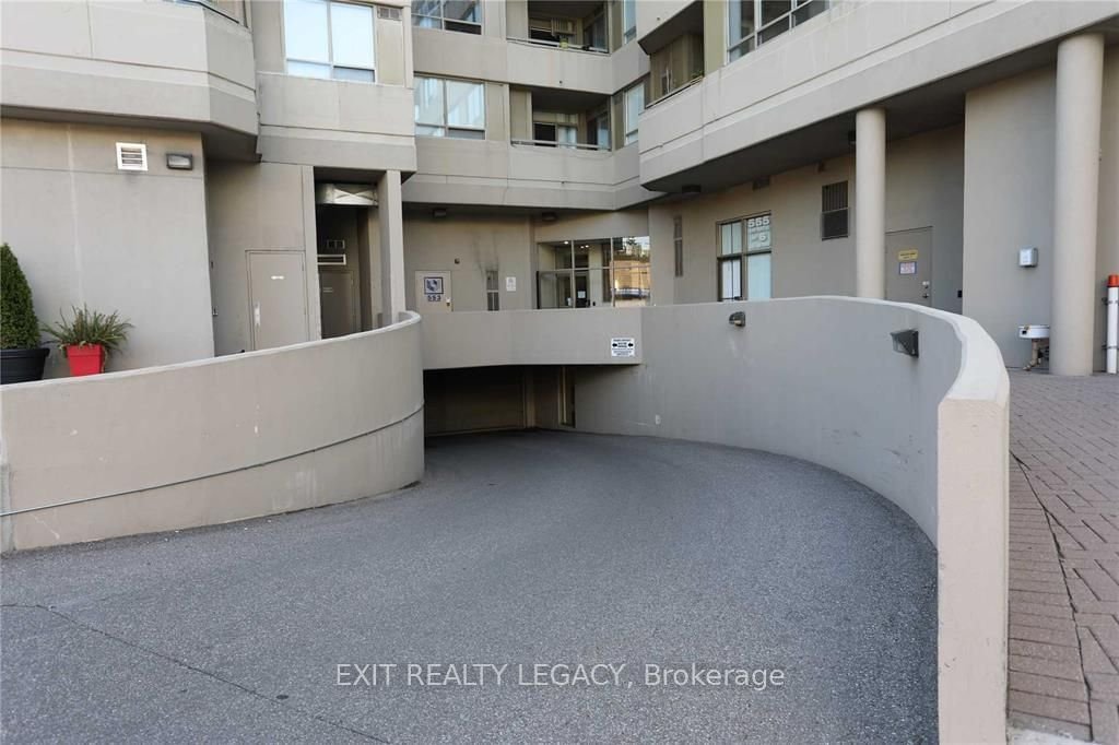 555 Wilson Heights Blvd, unit 304 for sale - image #4
