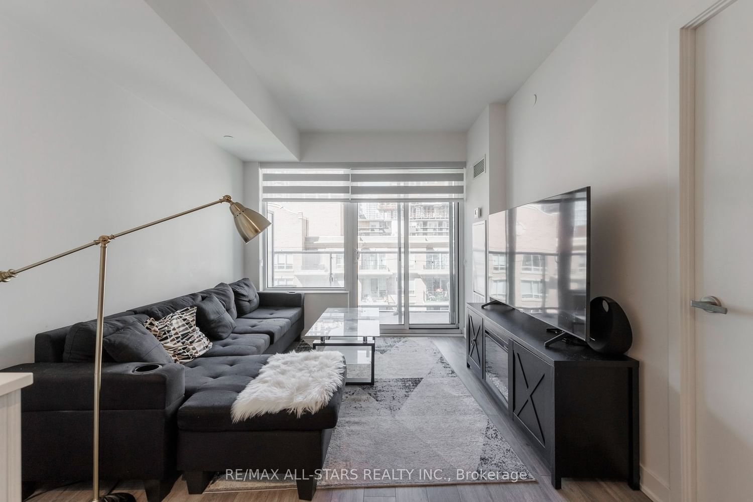 195 Redpath Ave, unit 711 for sale - image #8