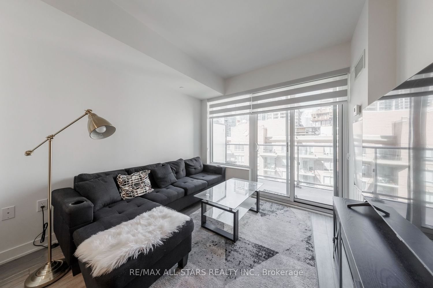 195 Redpath Ave, unit 711 for sale - image #9