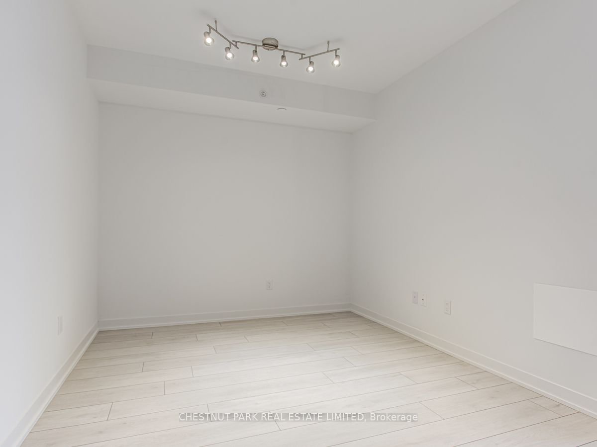 31 Tippett Rd, unit 553 for rent - image #12