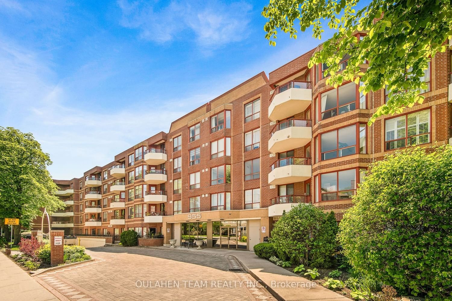 955 Millwood Rd, unit 217 for sale - image #1