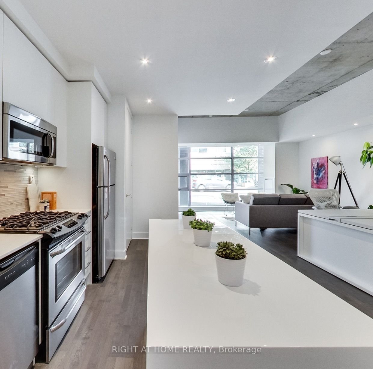 399 Adelaide St W, unit 104 for sale - image #2