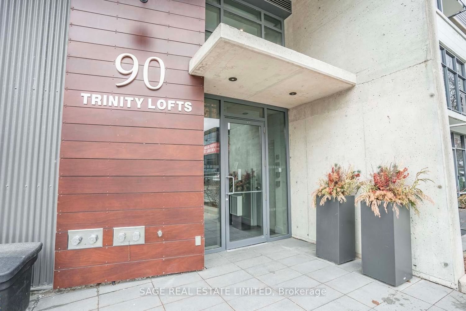 90 Trinity St, unit 305 for rent - image #2
