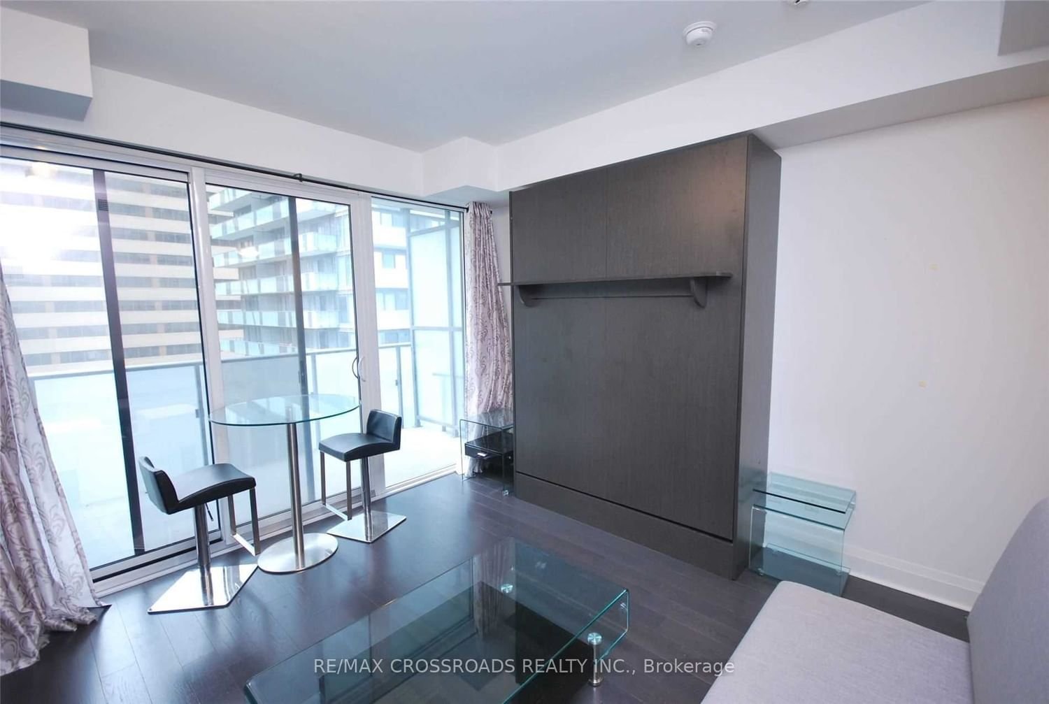65 St Mary St, unit 710 for sale - image #3