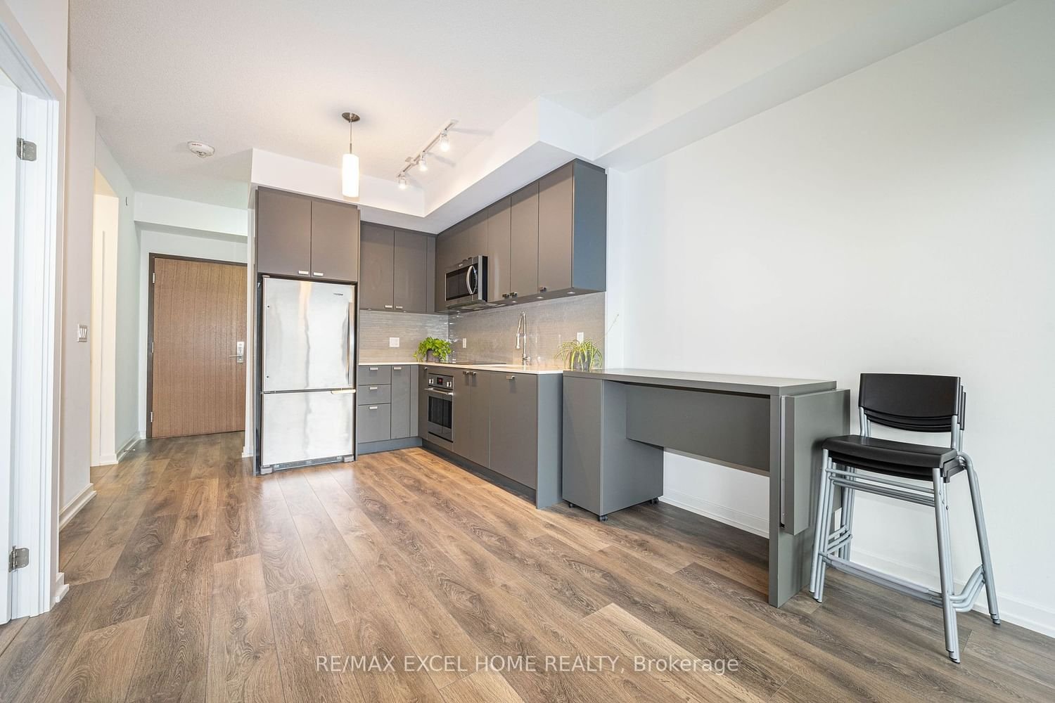 56 Forest Manor Rd, unit 609 for rent - image #8