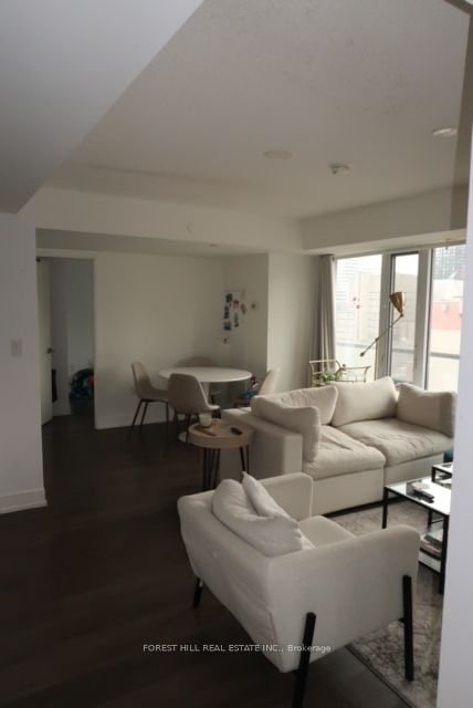 89 Mcgill St, unit 911 for rent - image #3