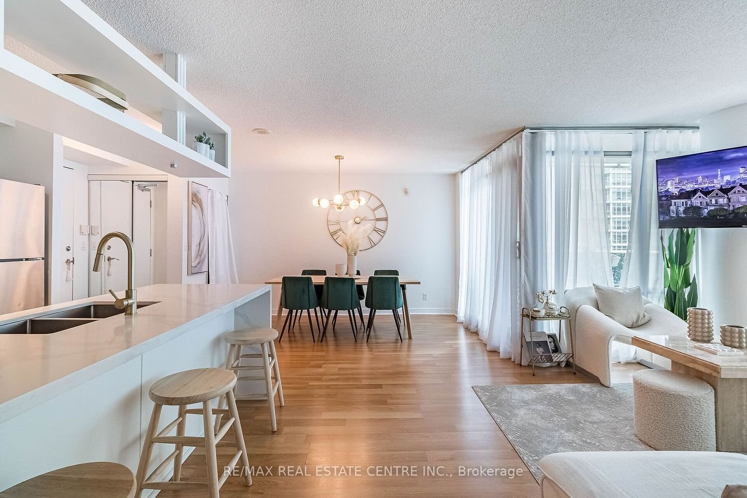 81 Navy Wharf Crt, unit 306 for rent - image #8