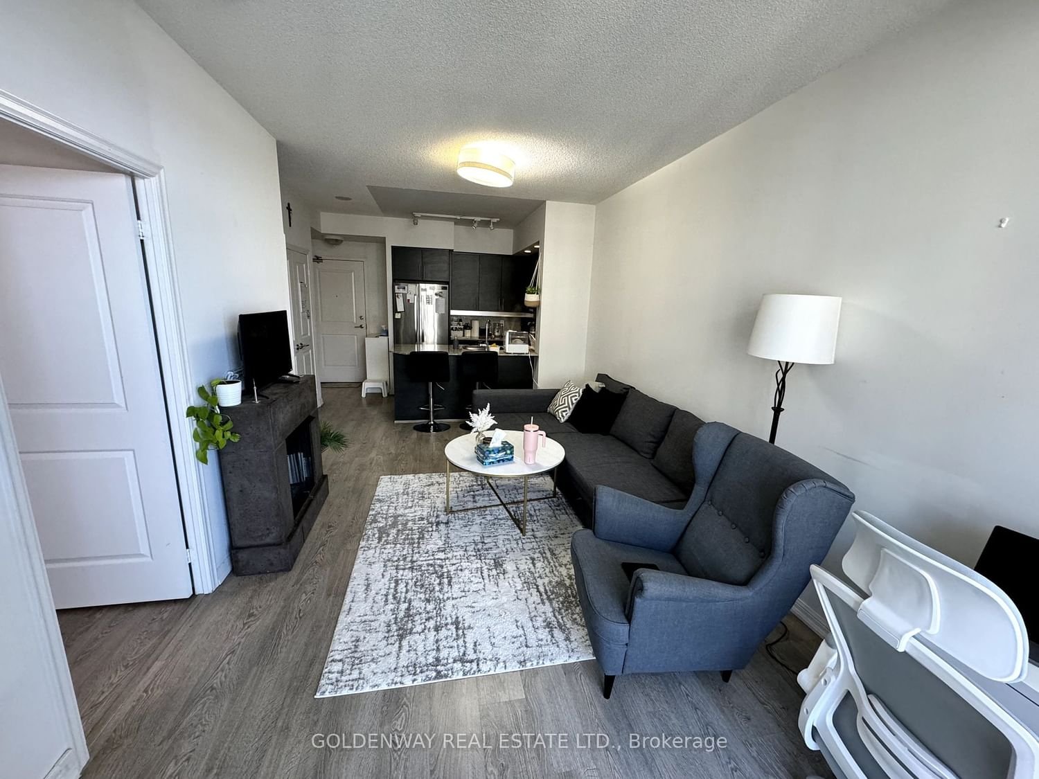 75 East Liberty St, unit 2107 for rent - image #4