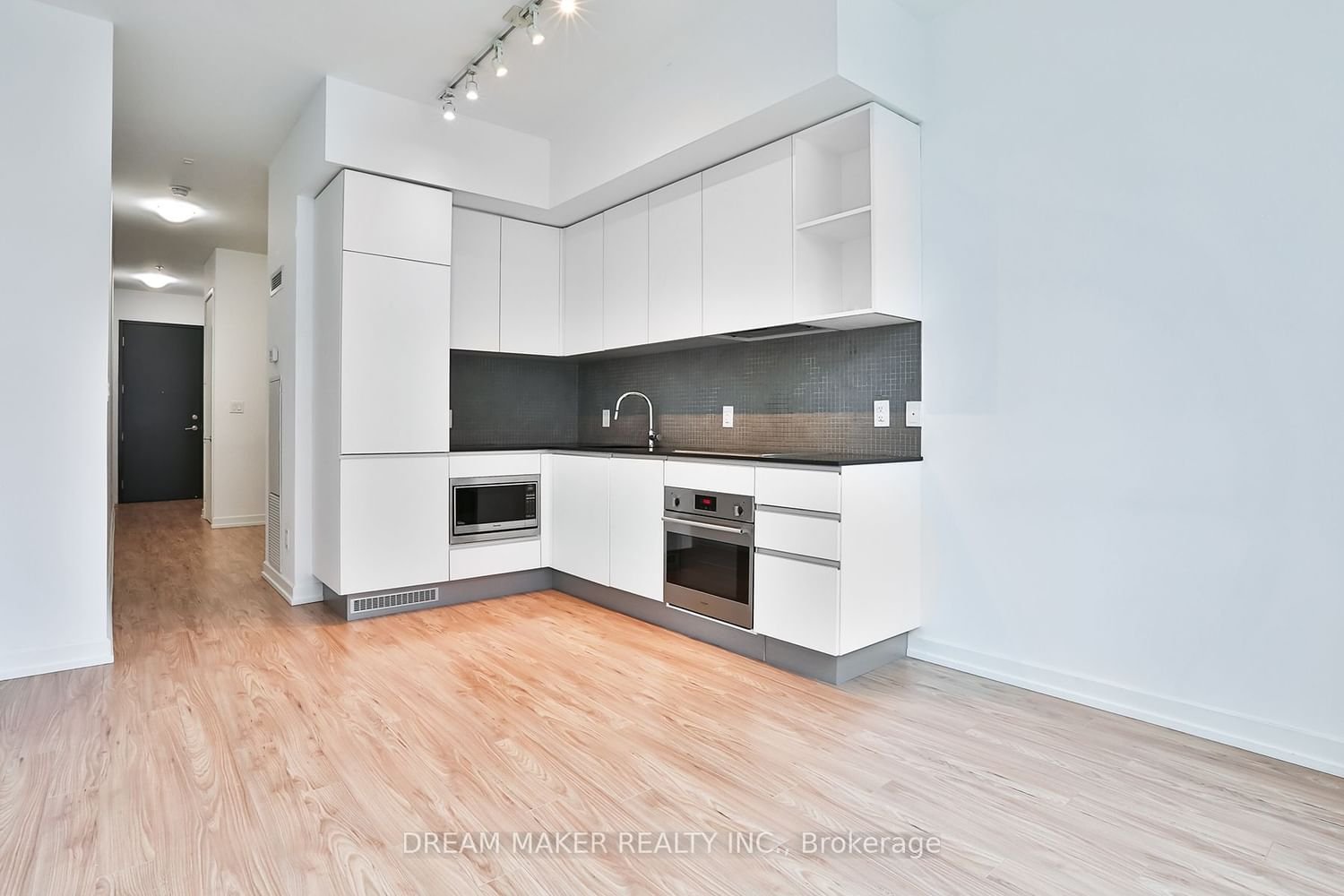 377 Madison Ave, unit 114 for rent - image #15