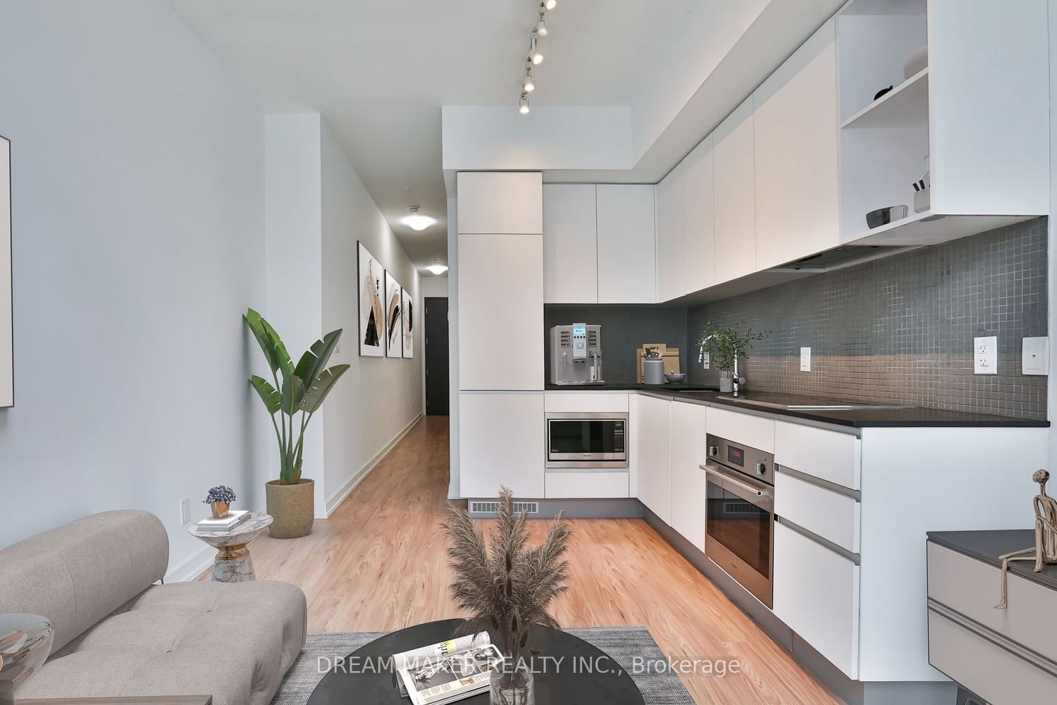 377 Madison Ave, unit 114 for rent - image #7