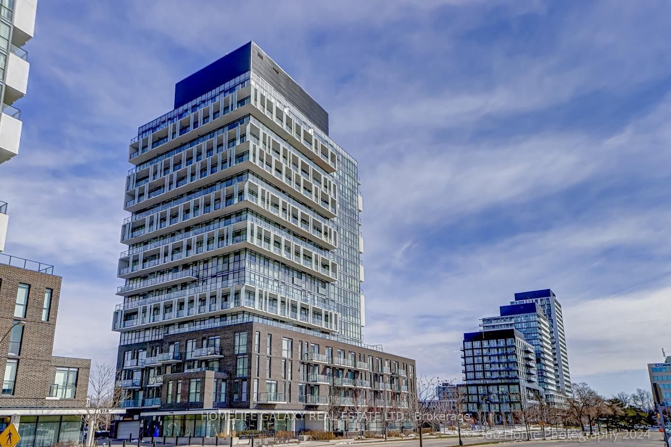 150 Fairview Mall Dr, unit 812 for sale - image #1