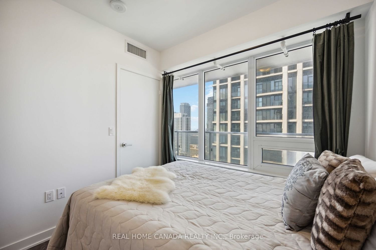 99 Broadway Ave, unit 3609 for sale - image #21