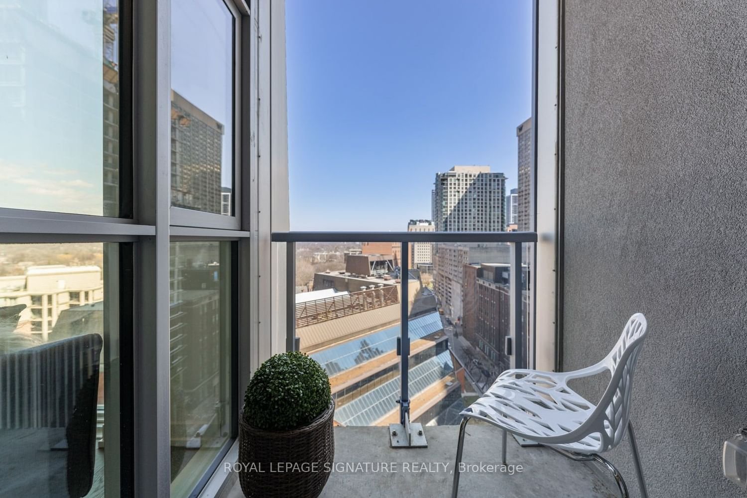 1 Yorkville Ave, unit 1411 for sale - image #24