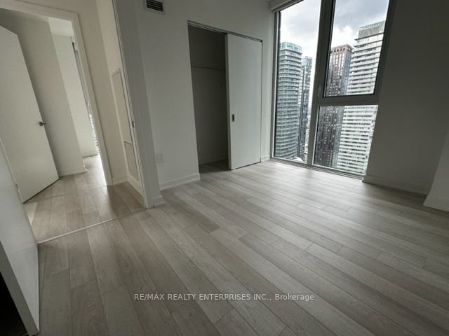 357 King St W, unit 3003 for rent - image #10