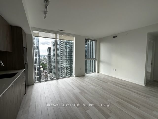 357 King St W, unit 3003 for rent - image #13