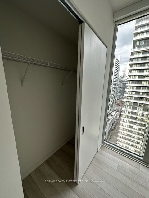 357 King St W, unit 3003 for rent - image #23