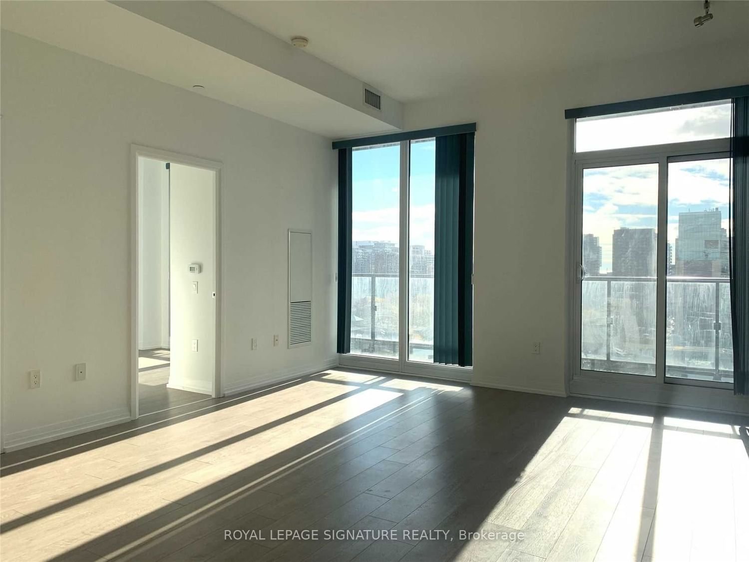 251 Jarvis St, unit 1016 for rent - image #3