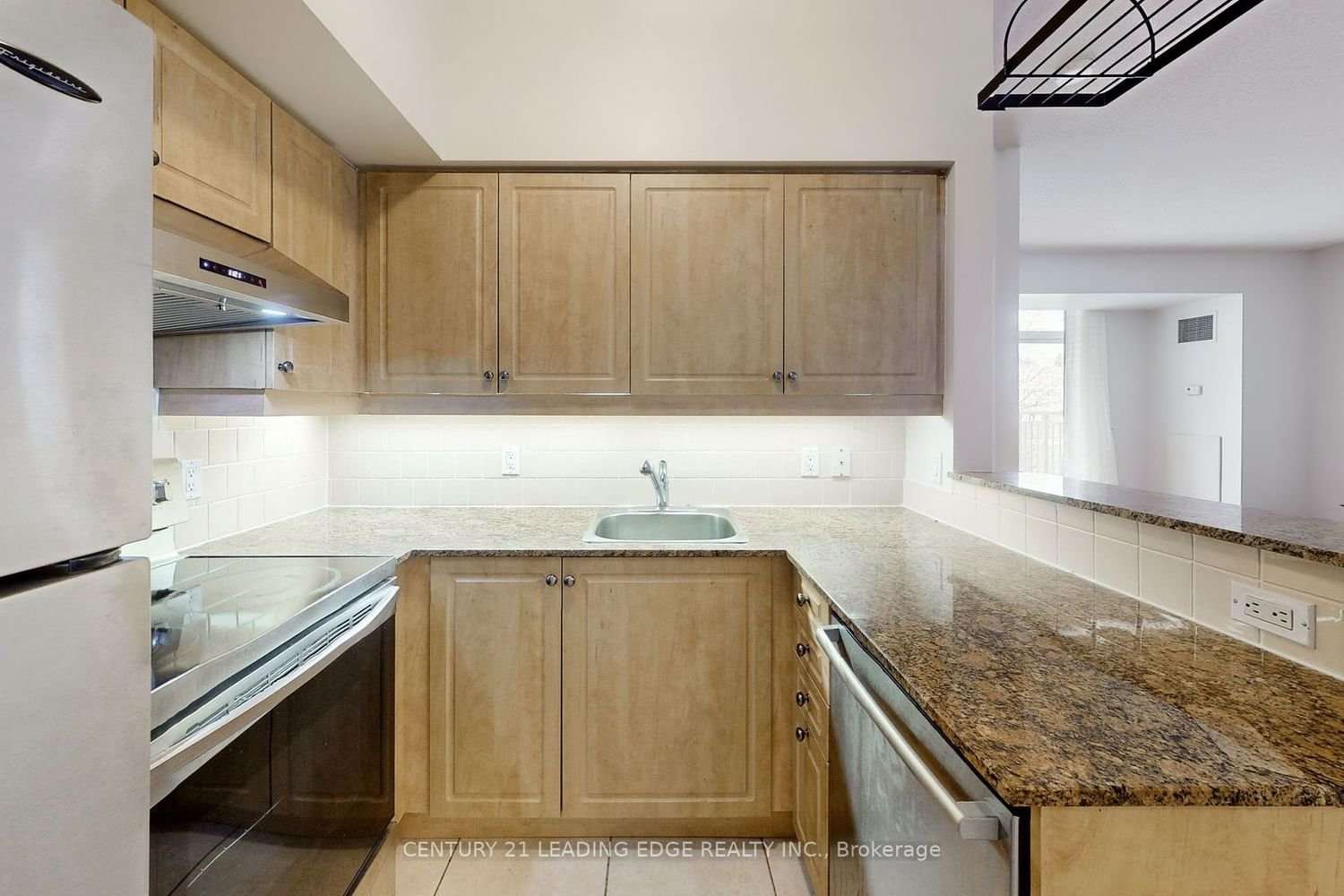 485 Rosewell Ave, unit 212 for sale - image #16