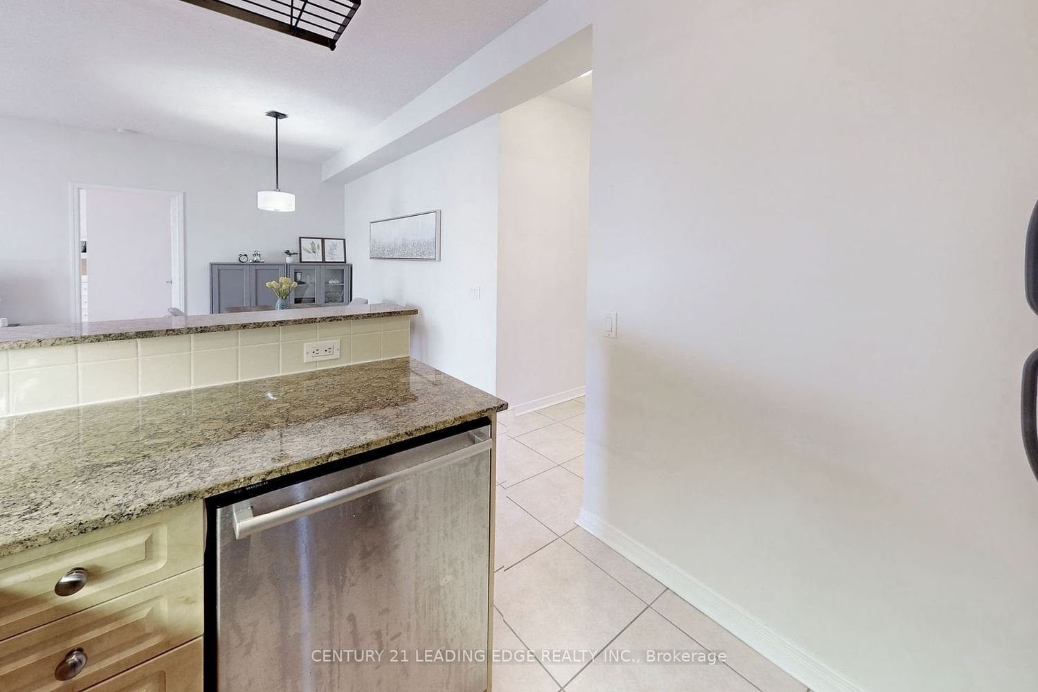 485 Rosewell Ave, unit 212 for sale - image #18