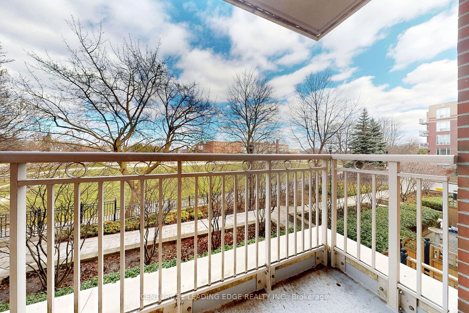 485 Rosewell Ave, unit 212 for sale - image #33