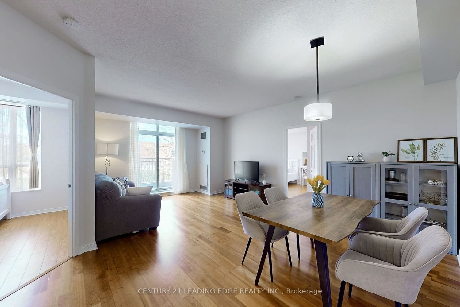 485 Rosewell Ave, unit 212 for sale - image #4