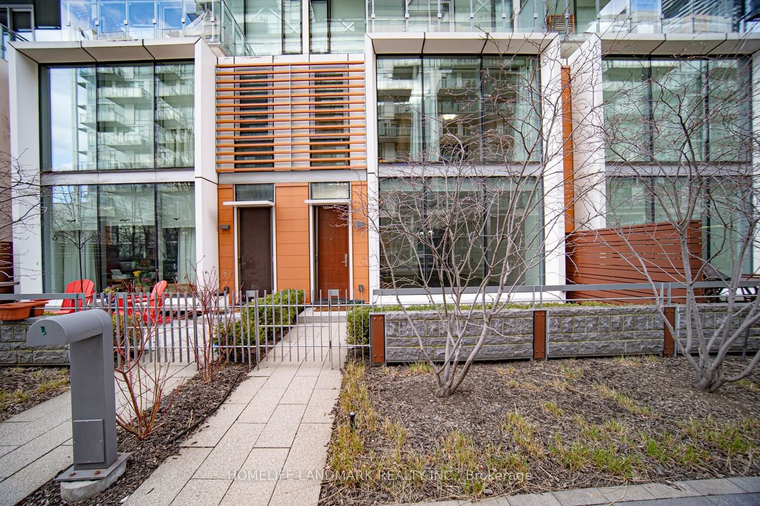 39 Queens Quay St, unit Th118 for rent - image #2