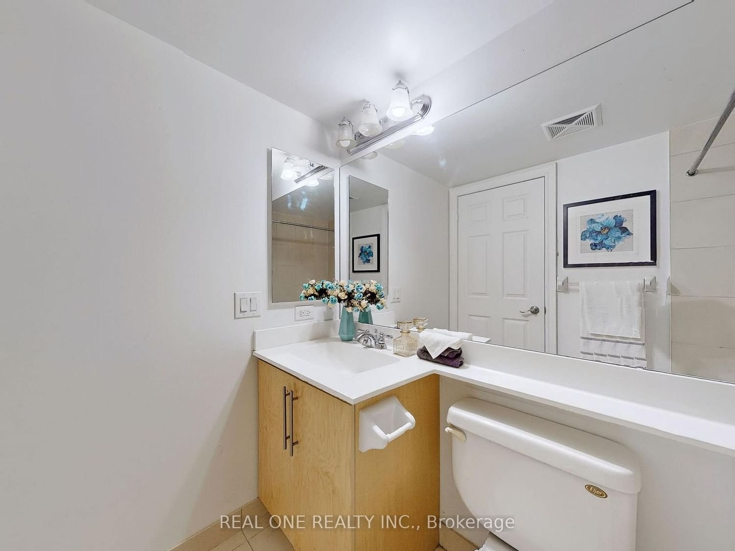 25 Greenview Ave, unit 528 for sale - image #19