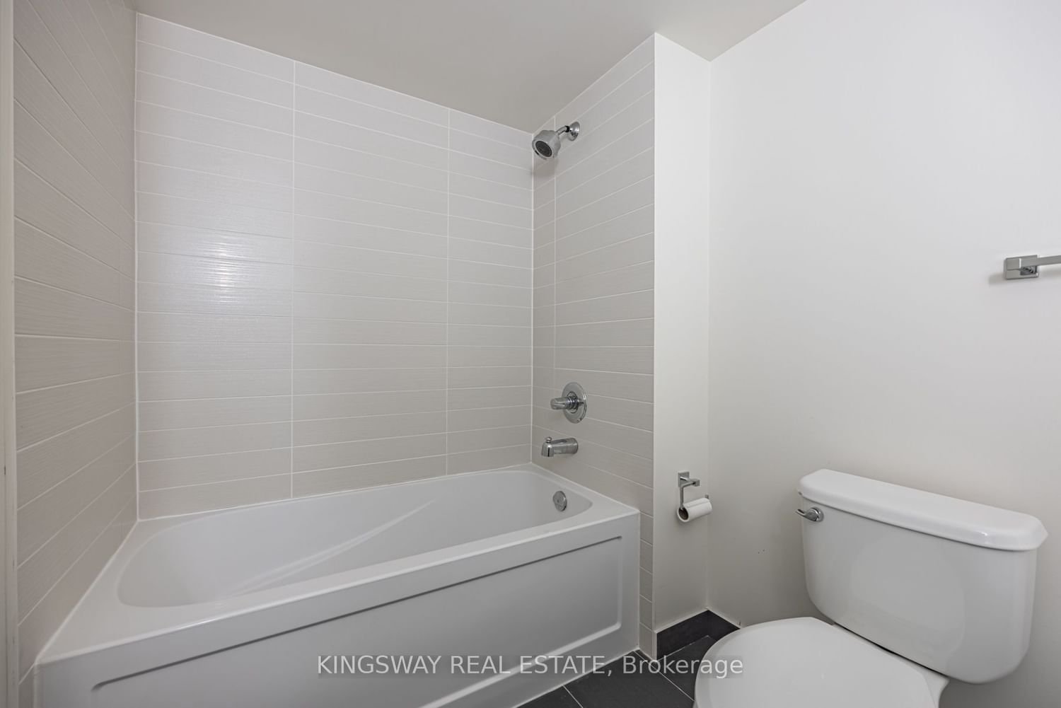 5 Hanna Ave, unit 332 for rent - image #21