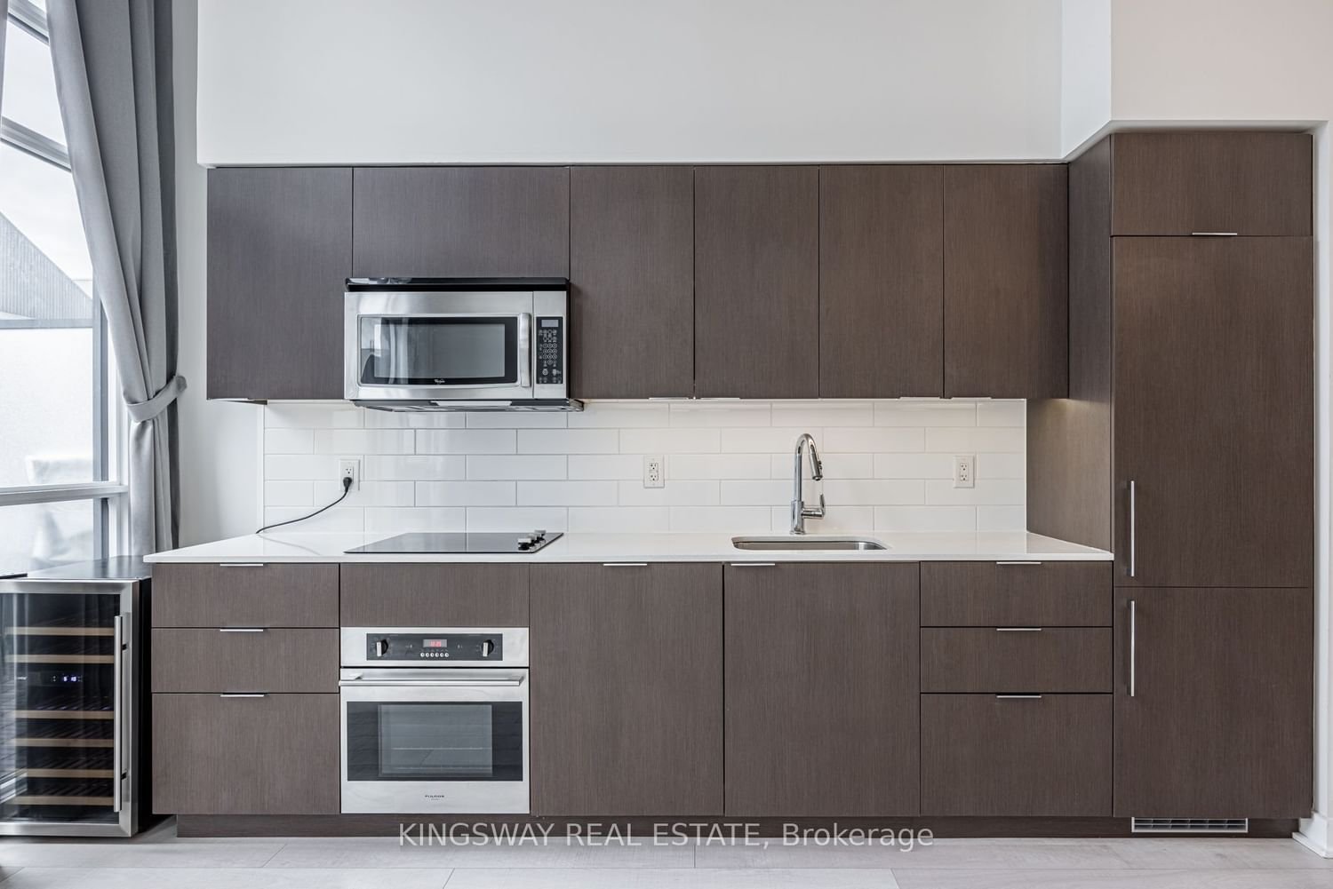 5 Hanna Ave, unit 332 for rent - image #8