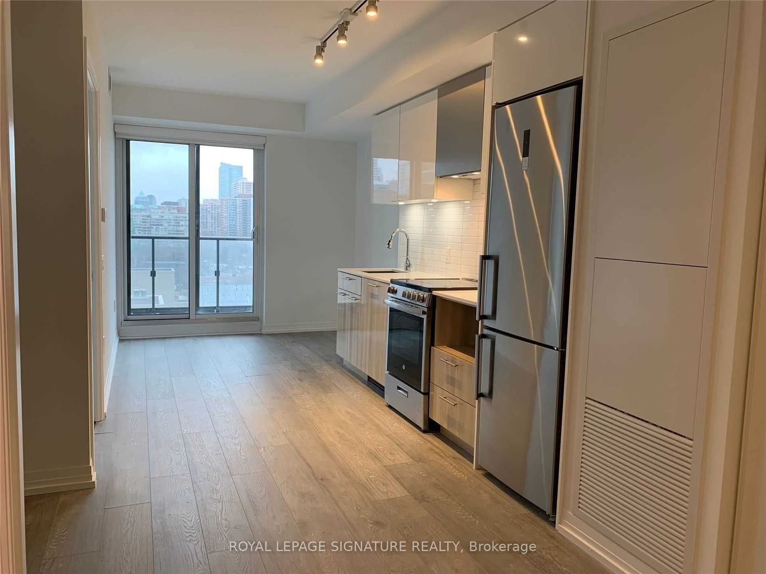 251 Jarvis St, unit 1432 for rent - image #3