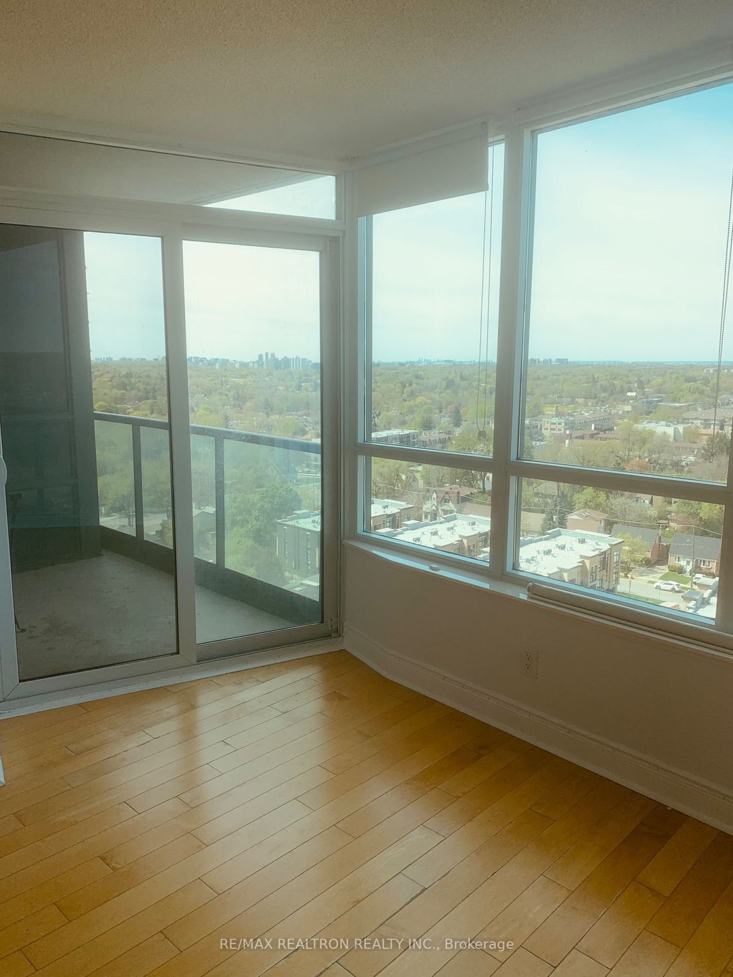 25 Greenview Ave, unit 1517 for rent - image #12