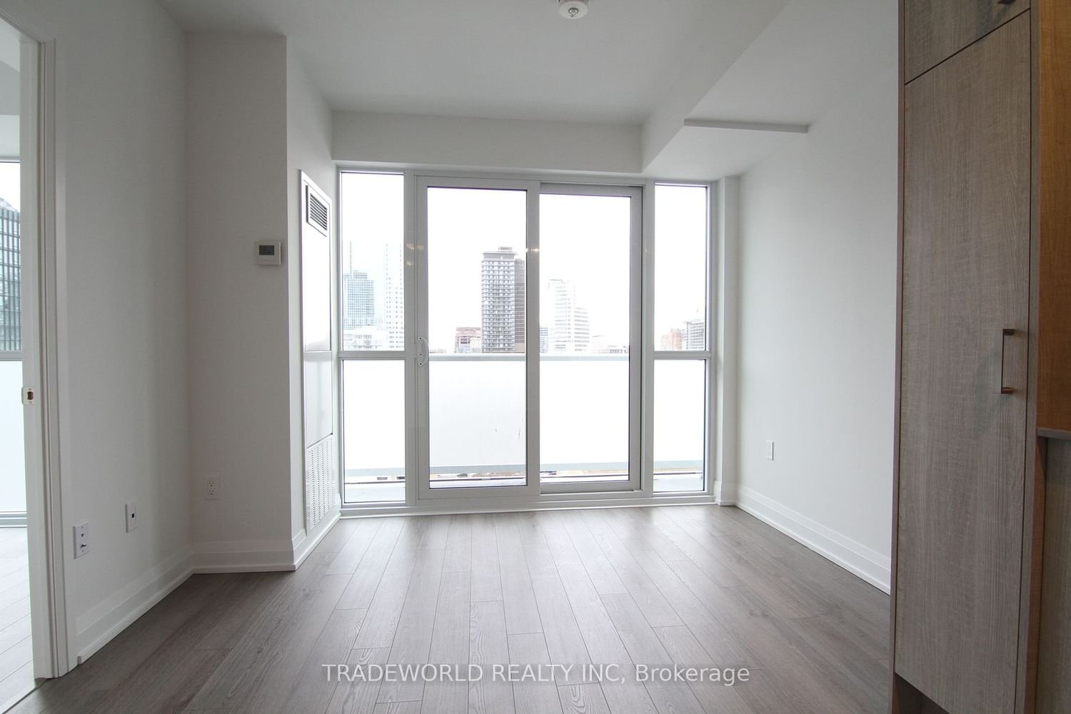 77 Mutual St, unit 2006 for rent - image #6
