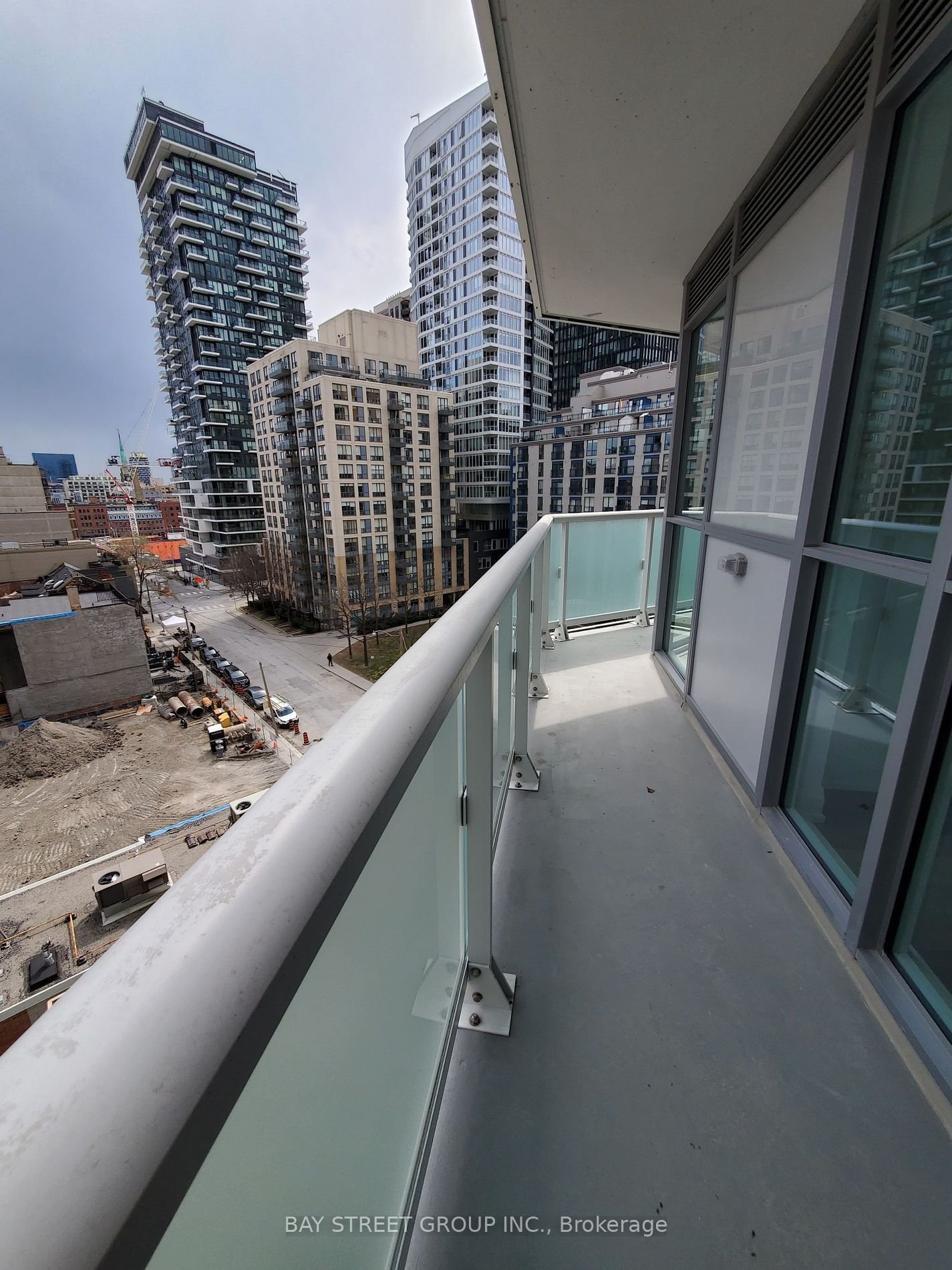 77 Mutual St, unit 604 for rent - image #9