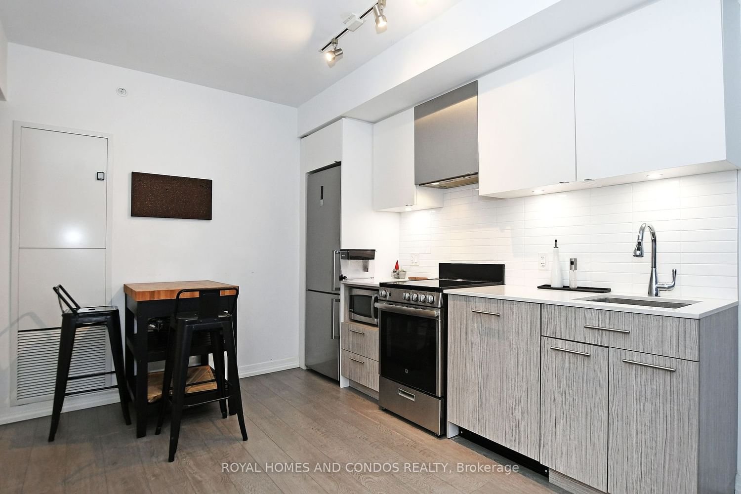 251 Jarvis St, unit 506 for rent - image #17