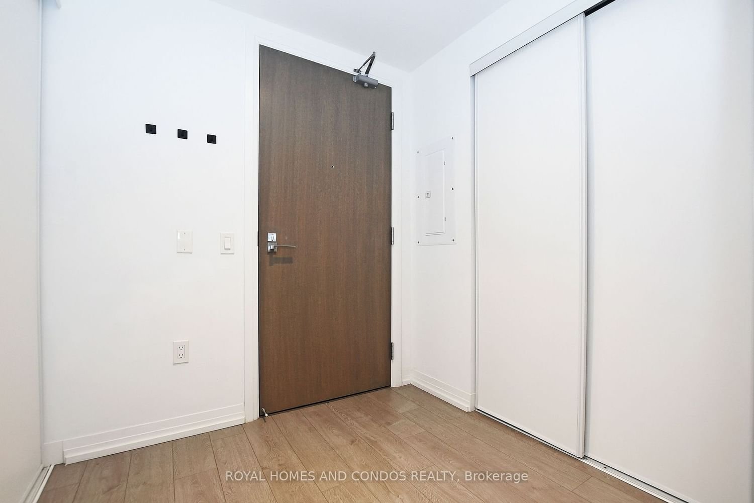 251 Jarvis St, unit 506 for rent - image #2