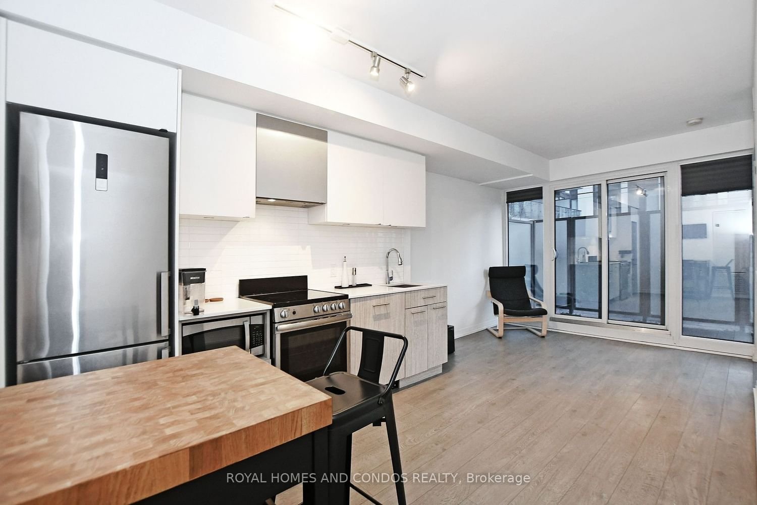 251 Jarvis St, unit 506 for rent - image #4