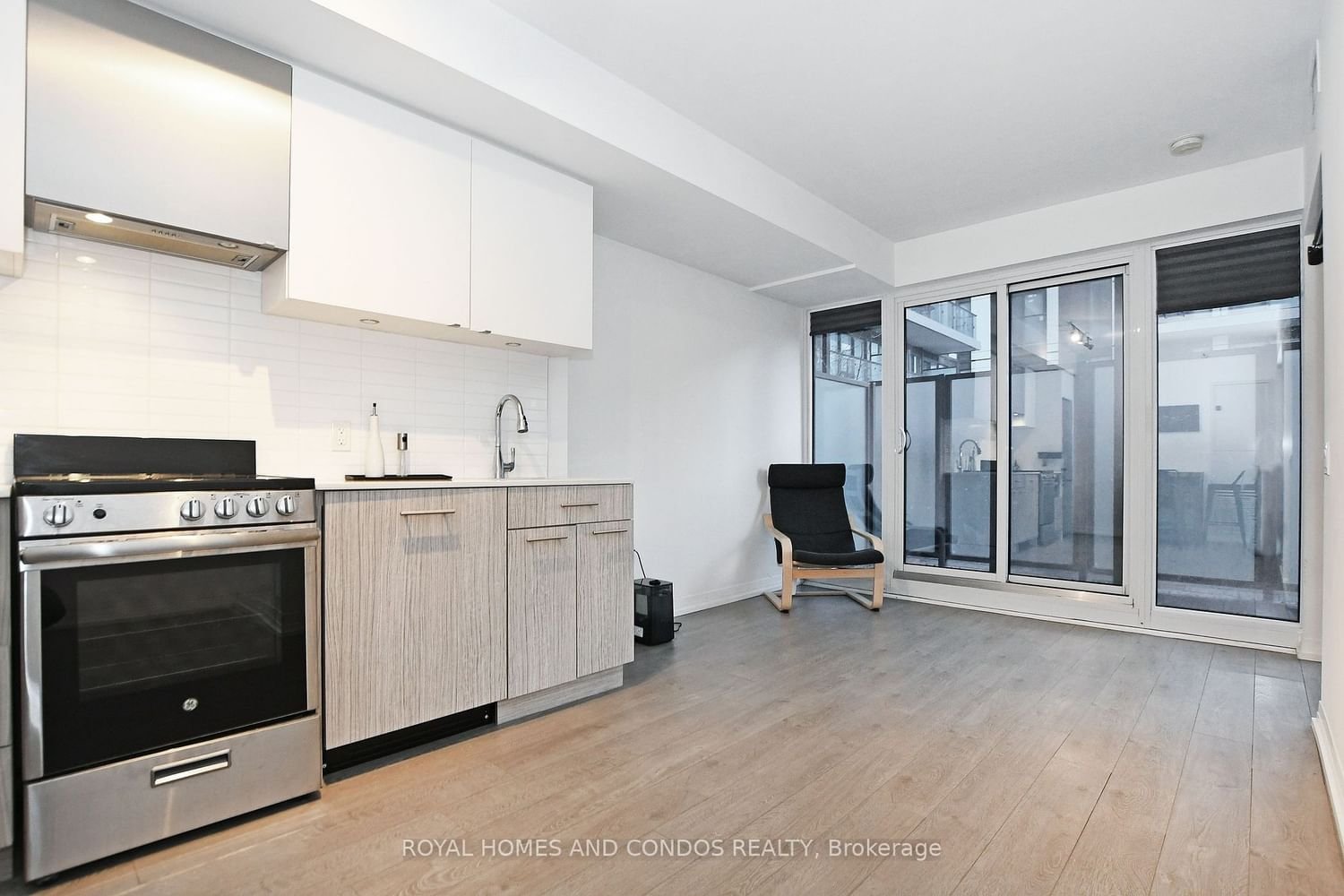 251 Jarvis St, unit 506 for rent - image #5